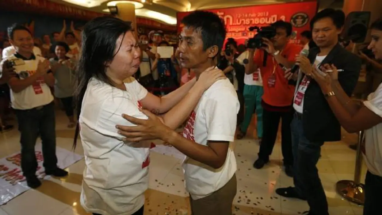 58 മണിക്കൂറും 35 മിനിറ്റും നിർത്താതെ ചുംബിച്ചു; റെക്കോർഡ് നേടിയ ​ദമ്പതികൾ ഒടുവിൽ വേർപിരിഞ്ഞു