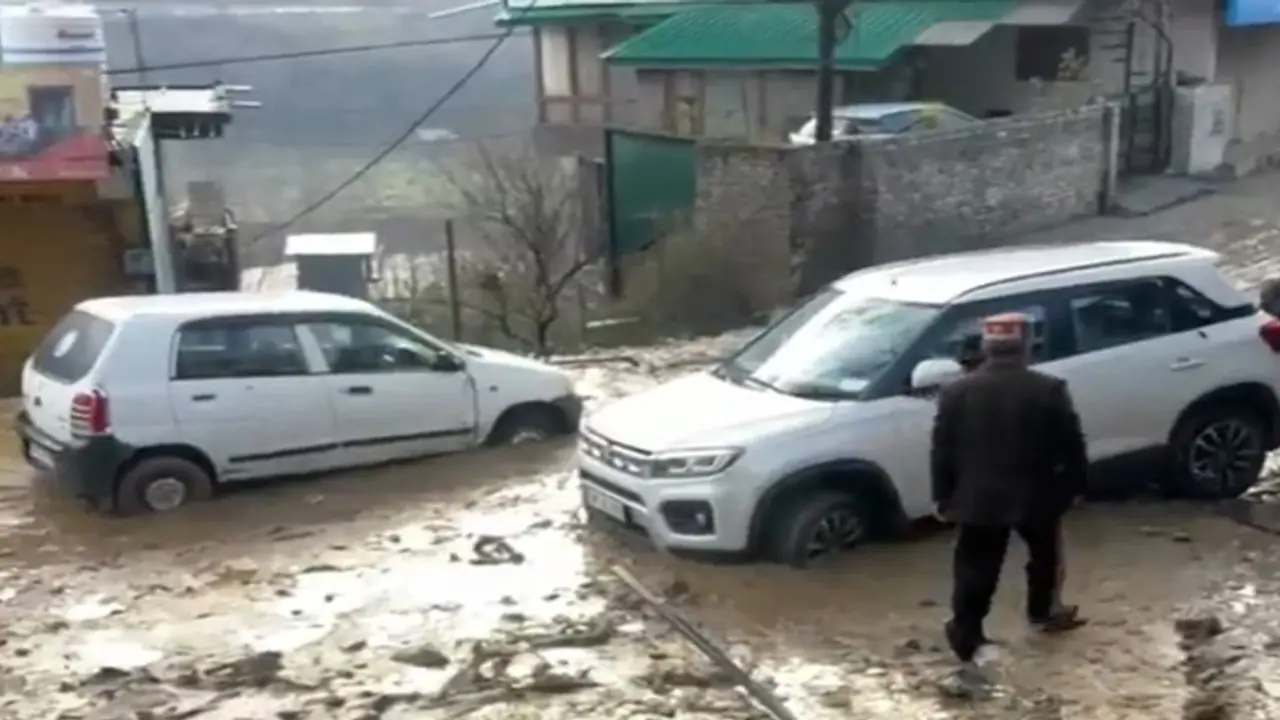 Flash floods, landslides hit Himachal's Kullu; vehicles trapped, roads blocked, power supply disrupted (WATCH)