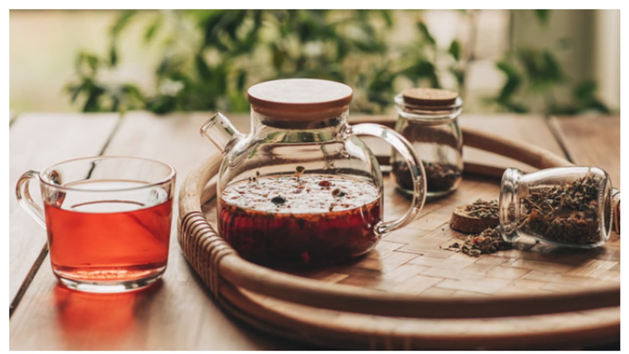 ഇനി ഉപയോഗം കഴിഞ്ഞ തേയിലപ്പൊടി കളയേണ്ടി വരില്ല; ഇങ്ങനെ ചെയ്യൂ ഇനി ഉപയോഗം കഴിഞ്ഞ തേയിലപ്പൊടി കളയേണ്ടി വരില്ല; ഇങ്ങനെ ചെയ്യൂ