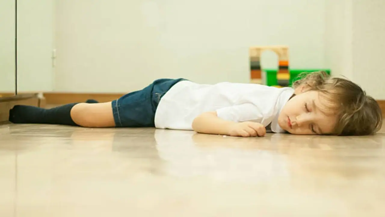 அச்சச்சோ...தரையில் படுத்து தூங்கினால் இத்தனை ஆபத்து வருமா? 