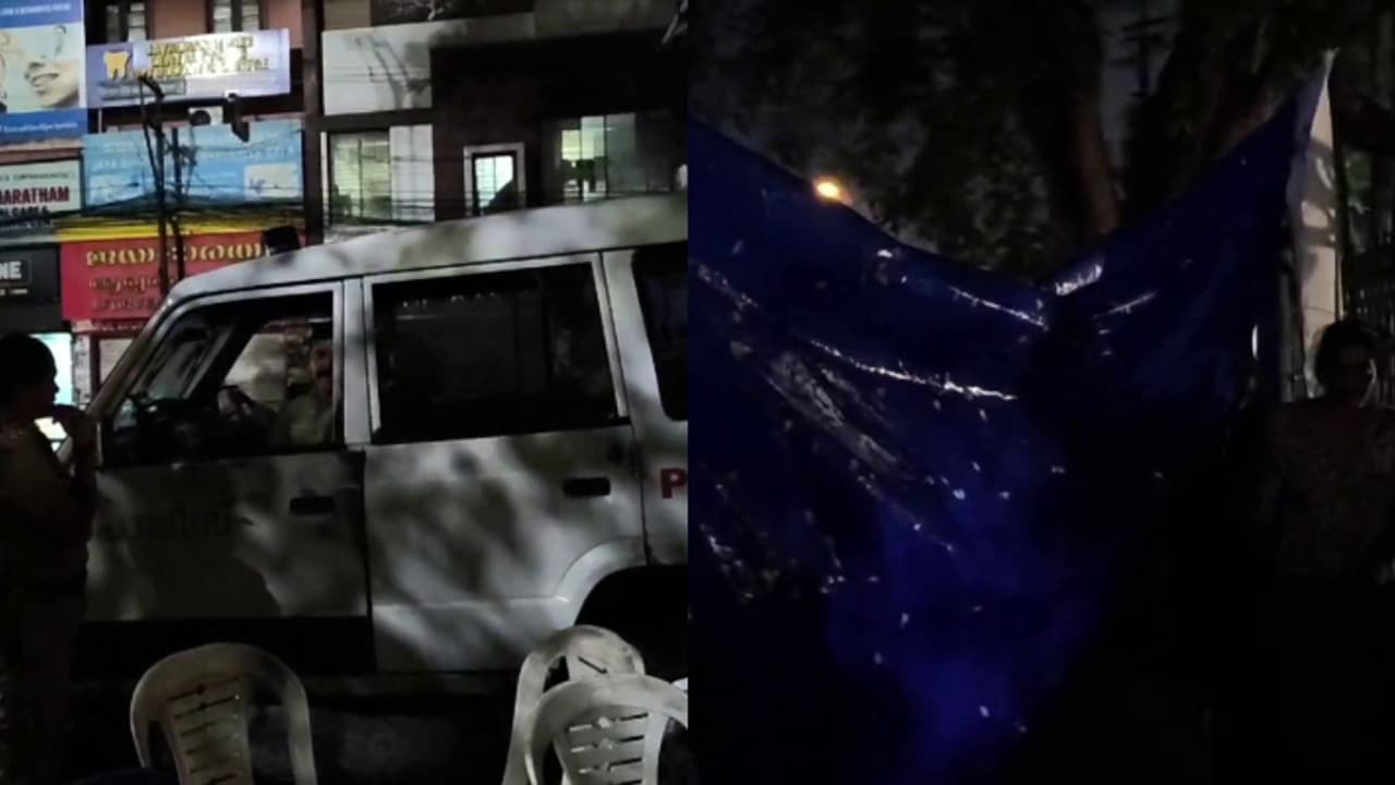 പുലർച്ചെ ഉറങ്ങികിടന്ന ആശമാരെ എഴുന്നേൽപ്പിച്ച് പൊലീസ്, മഴ നനയാതിരിക്കാൻ കെട്ടിയ ടാർപോളിൻ ഷീറ്റ് അഴിപ്പിച്ചു പുലർച്ചെ ഉറങ്ങികിടന്ന ആശമാരെ എഴുന്നേൽപ്പിച്ച് പൊലീസ്, മഴ നനയാതിരിക്കാൻ കെട്ടിയ ടാർപോളിൻ ഷീറ്റ് അഴിപ്പിച്ചു