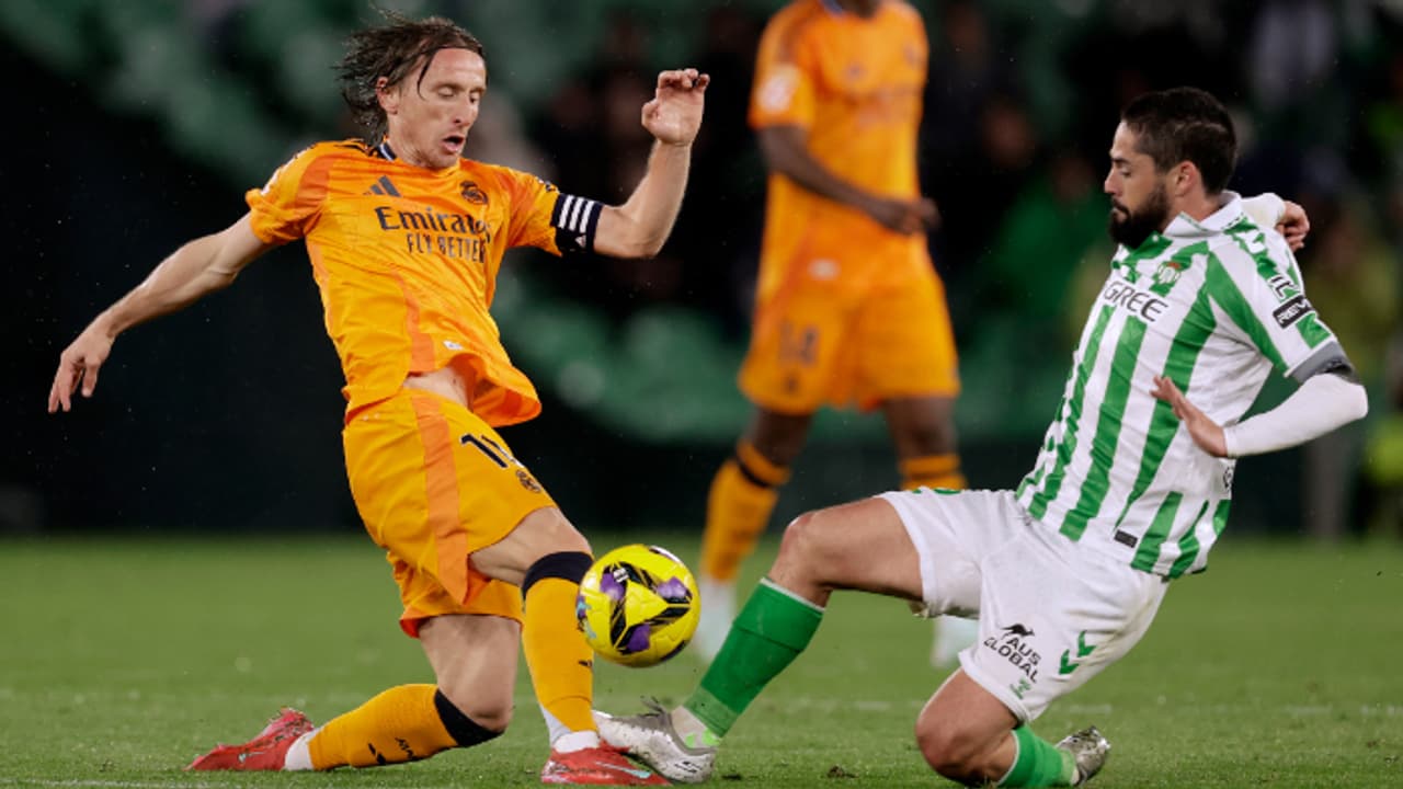 റയല് മാഡ്രിഡിനെതിരെ ഗോള്നേട്ടം ആഘോഷിച്ച് ഇസ്കോ, ബെറ്റിസിന് ജയം! കിരീടപ്പോരില് റയലിന് തിരിച്ചടി റയല് മാഡ്രിഡിനെതിരെ ഗോള്നേട്ടം ആഘോഷിച്ച് ഇസ്കോ, ബെറ്റിസിന് ജയം! കിരീടപ്പോരില് റയലിന് തിരിച്ചടി