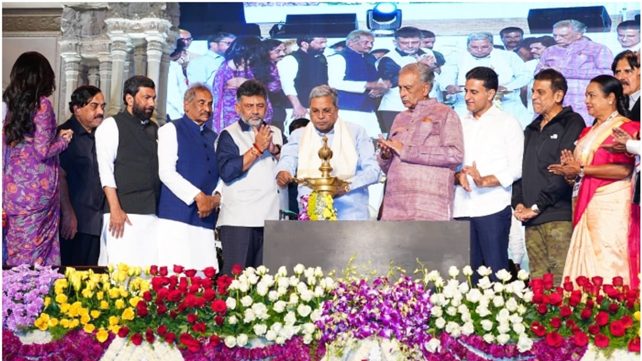 ಮೈಸೂರಿನಲ್ಲಿ ಹೈಟೆಕ್ ಫಿಲ್ಮ್ ಸಿಟಿ ಸಿದ್ದರಾಮಯ್ಯ ಘೋಷಣೆ, ಚಿತ್ರರಂಗಕ್ಕೆ ಡಿಕೆಶಿ ಖಡಕ್ ಎಚ್ಚರಿಕೆ! ಮೈಸೂರಿನಲ್ಲಿ ಹೈಟೆಕ್ ಫಿಲ್ಮ್ ಸಿಟಿ ಸಿದ್ದರಾಮಯ್ಯ ಘೋಷಣೆ, ಚಿತ್ರರಂಗಕ್ಕೆ ಡಿಕೆಶಿ ಖಡಕ್ ಎಚ್ಚರಿಕೆ!