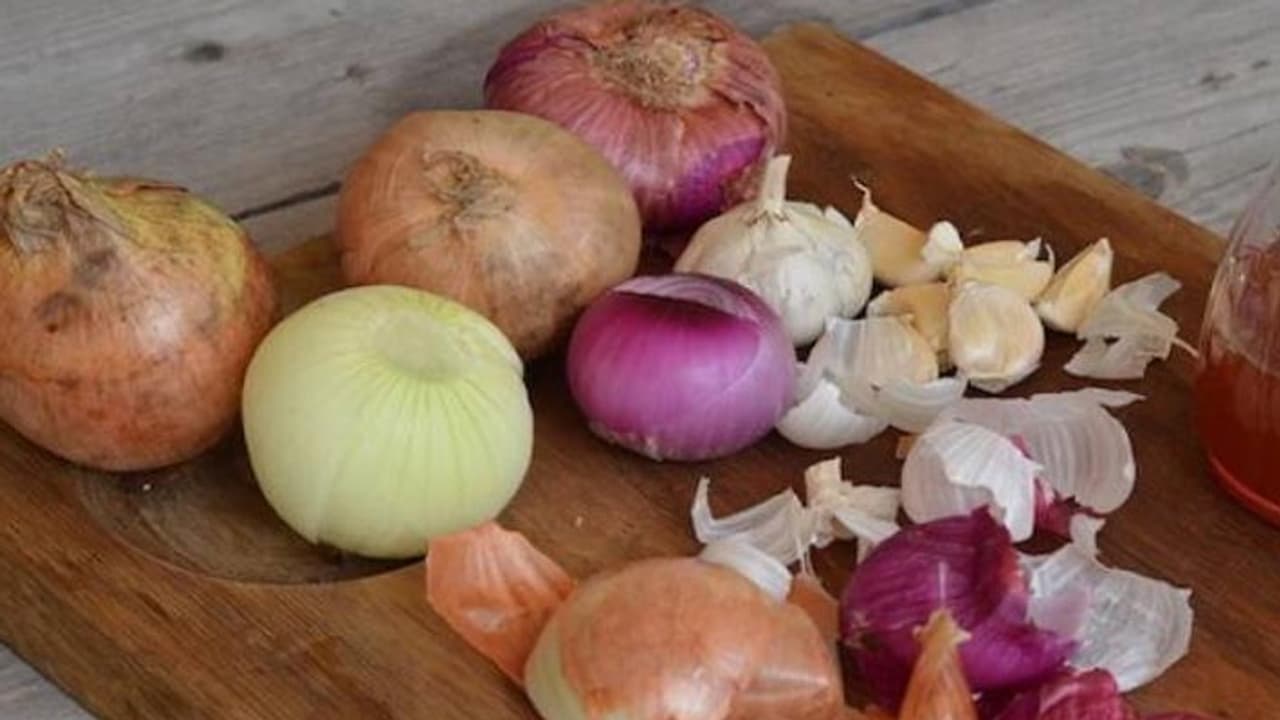 how onion garlic peels reuse ideas at home