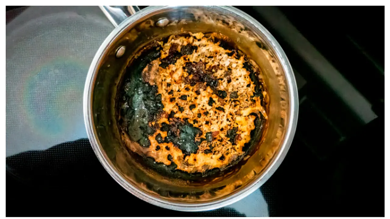 കരിഞ്ഞ പാനുകൾ മിനിറ്റുകൾക്കുള്ളിൽ വൃത്തിയാകും; ഇങ്ങനെ ചെയ്താൽ മതി കരിഞ്ഞ പാനുകൾ മിനിറ്റുകൾക്കുള്ളിൽ വൃത്തിയാകും; ഇങ്ങനെ ചെയ്താൽ മതി