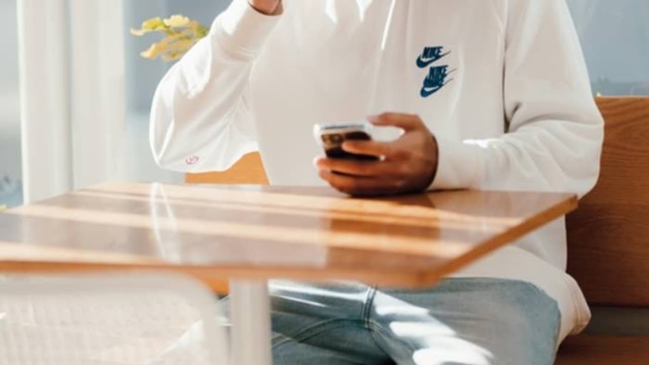 അവിശ്വസനീയം; ബാംഗ്ലൂർ എയർപോർട്ടിൽ 10 മിനിറ്റ്, 111 മാച്ച്, ഡേറ്റിംഗ് ആപ്പ് അനുഭവം പങ്കിട്ട് യുവാവ് അവിശ്വസനീയം; ബാംഗ്ലൂർ എയർപോർട്ടിൽ 10 മിനിറ്റ്, 111 മാച്ച്, ഡേറ്റിംഗ് ആപ്പ് അനുഭവം പങ്കിട്ട് യുവാവ്