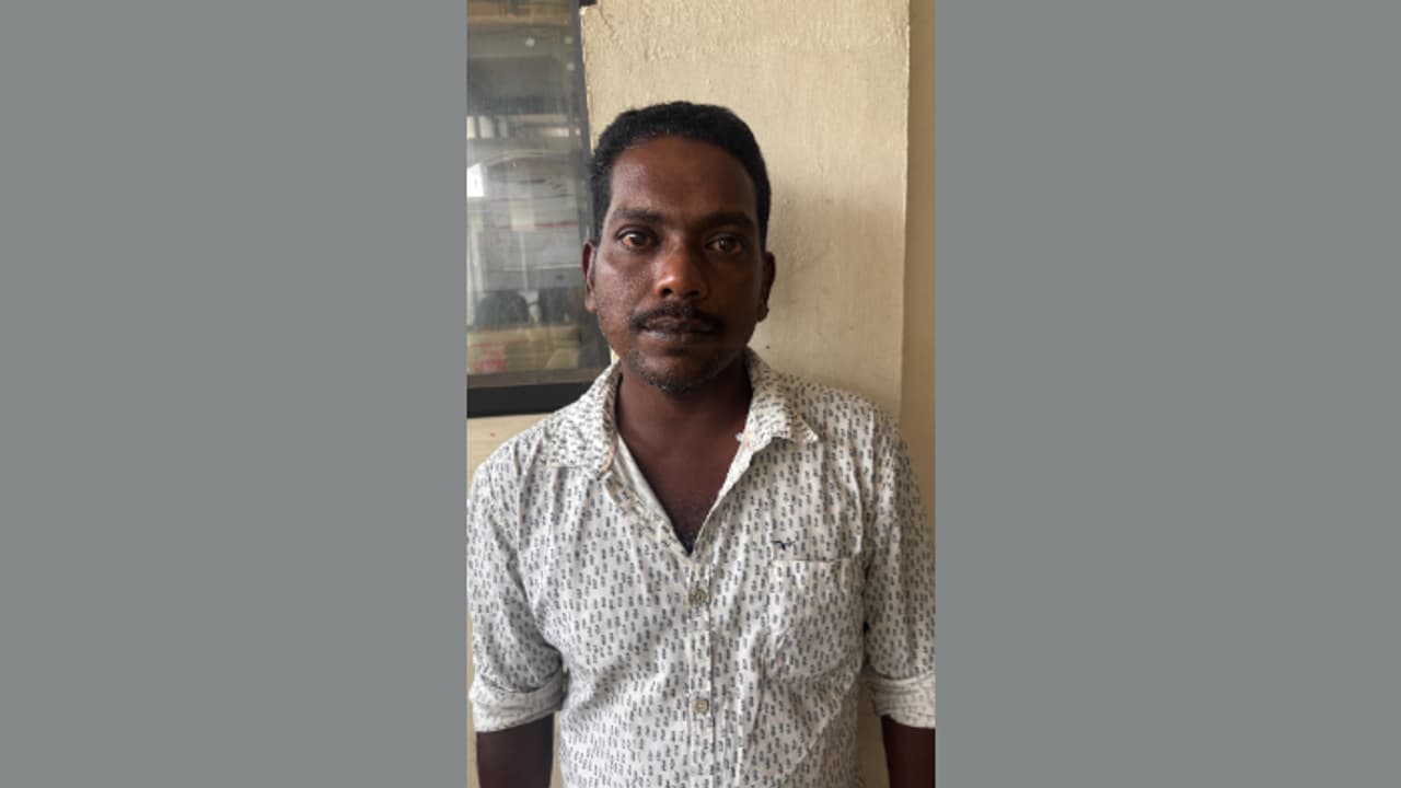  സ്കൂട്ടര്‍ തടഞ്ഞ് നിര്‍ത്തി കഴുത്തില്‍ ആഞ്ഞ് വെട്ടി, യുവതിയെ കൊല്ലാന്‍ ശ്രമിച്ച പ്രതിക്ക് 6 വര്‍ഷം കഠിന തടവ്