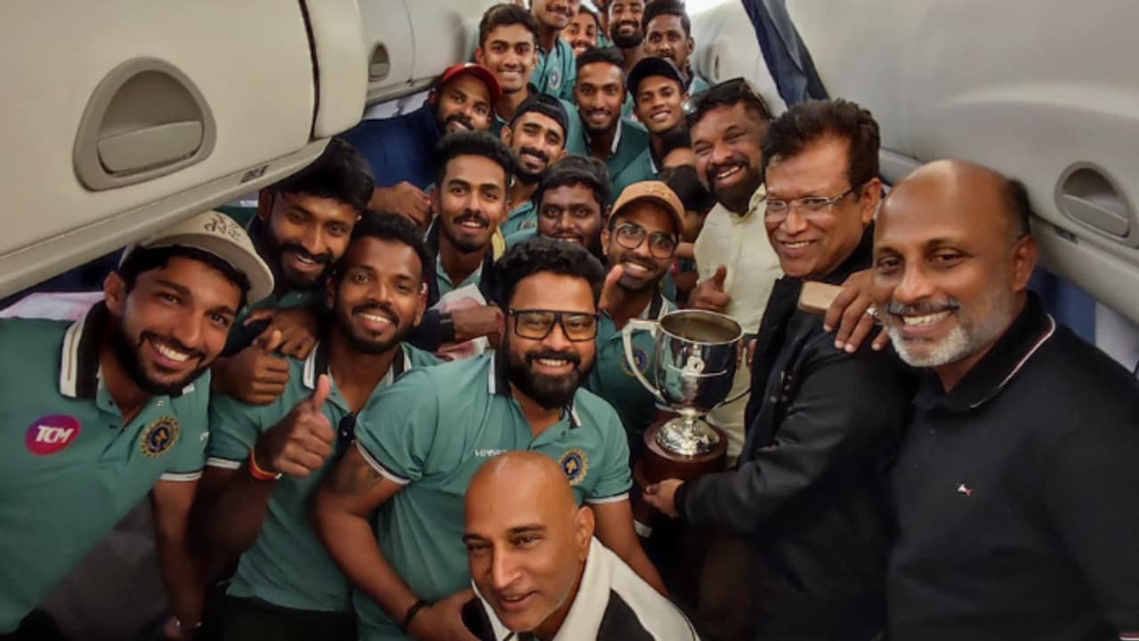 കേരള ക്രിക്കറ്റ് ടീമിന് ഗംഭീര സ്വീകരണം; ഇന്ന് വൈകിട്ട് മുഖ്യമന്ത്രിയെ കാണും, സര്‍ക്കാര്‍ അനുമോദിക്കും