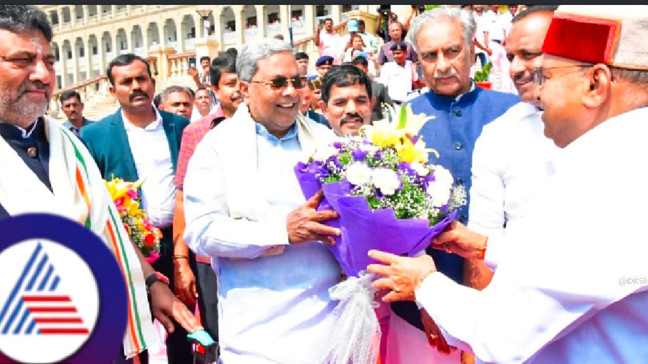 Karnataka Budget Session: ಬಜೆಟ್ ಅಧಿವೇಶನ: ಗ್ಯಾರಂಟಿ ಯೋಜನೆಗಳ ಬಗ್ಗೆ ರಾಜ್ಯಪಾಲರು ಮೆಚ್ಚುಗೆ! Karnataka Budget Session: ಬಜೆಟ್ ಅಧಿವೇಶನ: ಗ್ಯಾರಂಟಿ ಯೋಜನೆಗಳ ಬಗ್ಗೆ ರಾಜ್ಯಪಾಲರು ಮೆಚ್ಚುಗೆ!