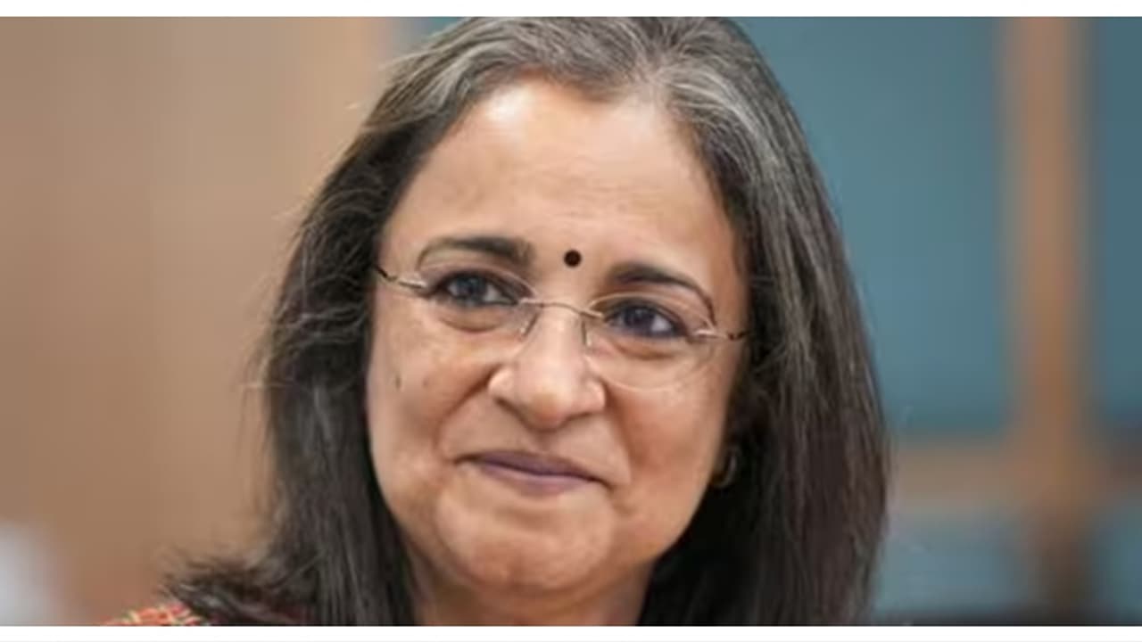 മാധബി പുരി ബുച്ചിന് താത്കാലിക ആശ്വാസം; കേസെടുക്കാനുളള ഉത്തരവ് 4 ആഴ്ചത്തേക്ക് സ്റ്റേ ചെയ്ത് ബോംബെ ഹൈക്കോടതി മാധബി പുരി ബുച്ചിന് താത്കാലിക ആശ്വാസം; കേസെടുക്കാനുളള ഉത്തരവ് 4 ആഴ്ചത്തേക്ക് സ്റ്റേ ചെയ്ത് ബോംബെ ഹൈക്കോടതി