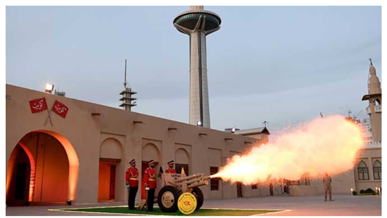 മുടക്കമില്ലാതെ മുഴങ്ങുന്ന വെടിയൊച്ചകൾ; കുവൈത്ത് ഇന്നും തുടരുന്ന പാരമ്പര്യം, ഇഫ്താർ പീരങ്കിയുടെ ചരിത്രമിതാണ്