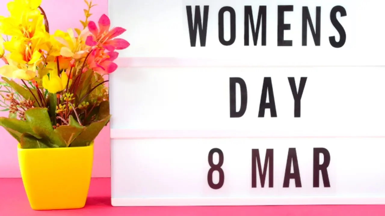 Women's Day: మీ లైఫ్ లో ఉన్న బ్యూటిఫుల్ మహిళలను ఇలా విష్ చేయండి