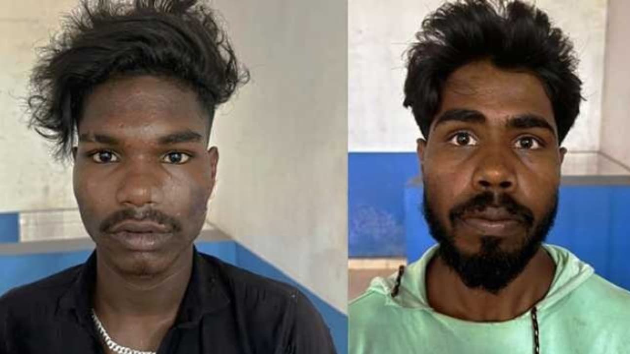 നാദാപുരം തലശ്ശേരി സംസ്ഥാന പാതയിൽ വാഹന പരിശോധനക്കിടെ കുടുങ്ങി; അനധികൃതമായി കടത്തിയത് 29 കുപ്പി വിദേശമദ്യം നാദാപുരം തലശ്ശേരി സംസ്ഥാന പാതയിൽ വാഹന പരിശോധനക്കിടെ കുടുങ്ങി; അനധികൃതമായി കടത്തിയത് 29 കുപ്പി വിദേശമദ്യം