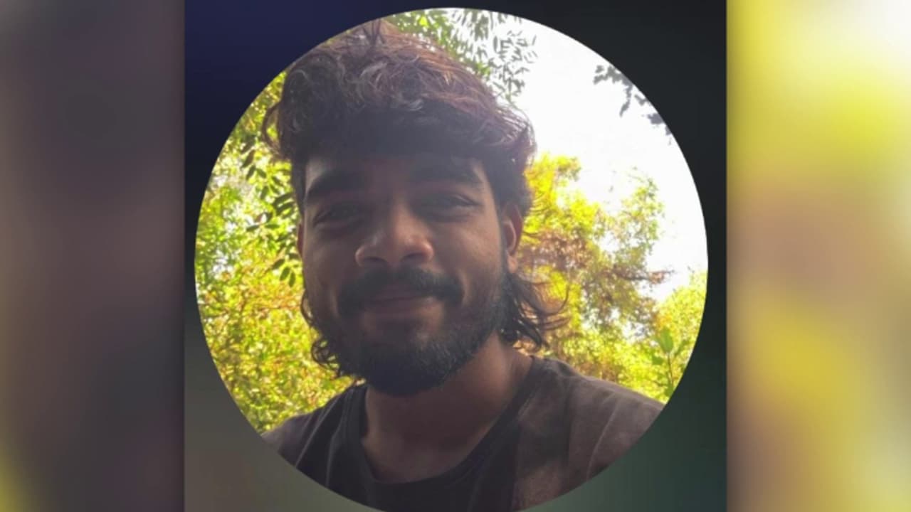 സുഹൃത്തുക്കള്ക്കൊപ്പം പുഴയിൽ കുളിക്കാനിറങ്ങി, യുവാവ് ഒഴുക്കിൽപ്പെട്ട് മരിച്ചു സുഹൃത്തുക്കള്ക്കൊപ്പം പുഴയിൽ കുളിക്കാനിറങ്ങി, യുവാവ് ഒഴുക്കിൽപ്പെട്ട് മരിച്ചു