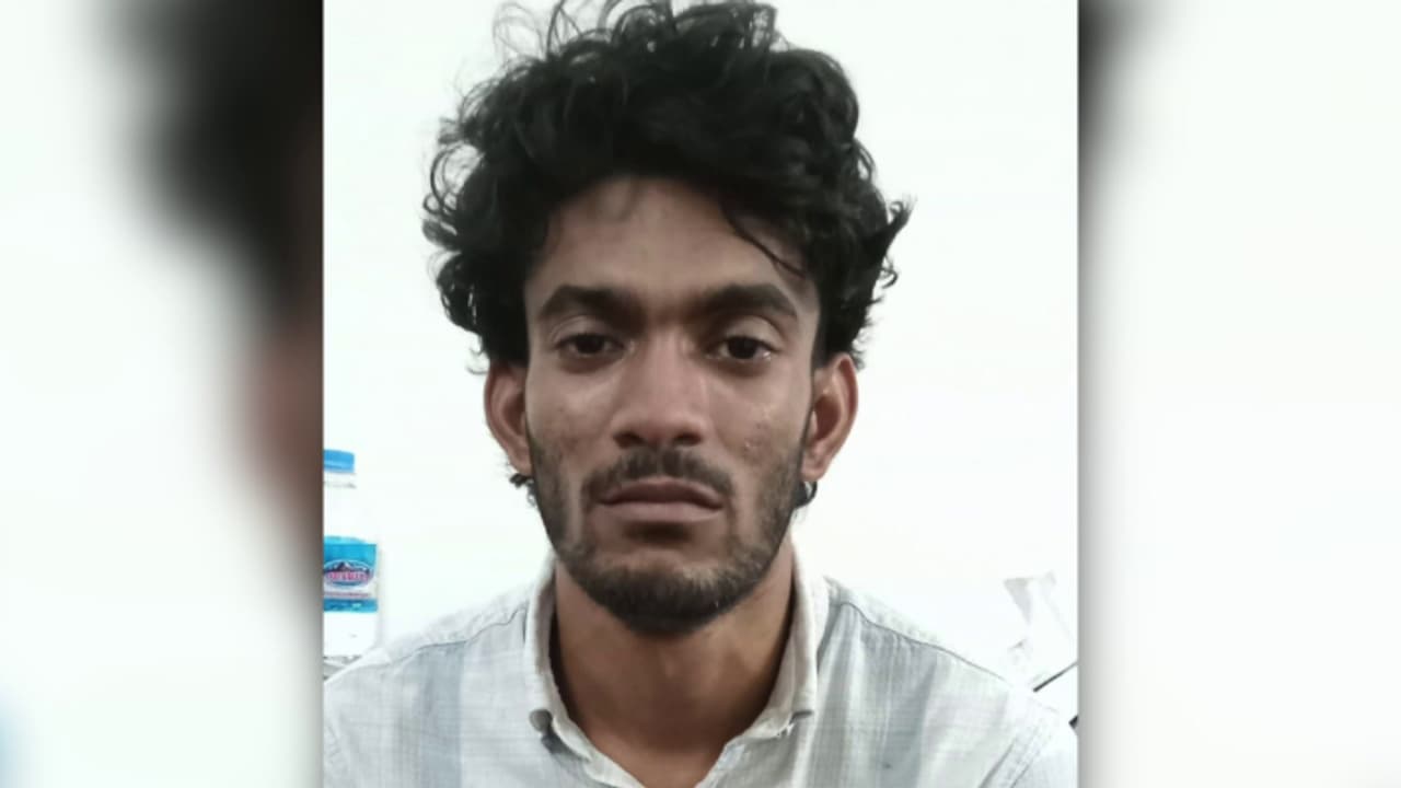 മൊഹാലിയിൽ നിന്ന് പാവറട്ടിയിലെത്തിയ കൊറിയർ; കൈപ്പറ്റാനെത്തിയപ്പോൾ യുവാവിനെ പിടികൂടി; കണ്ടെത്തിയത് 87ഗ്രാം ചരസ് മൊഹാലിയിൽ നിന്ന് പാവറട്ടിയിലെത്തിയ കൊറിയർ; കൈപ്പറ്റാനെത്തിയപ്പോൾ യുവാവിനെ പിടികൂടി; കണ്ടെത്തിയത് 87ഗ്രാം ചരസ്