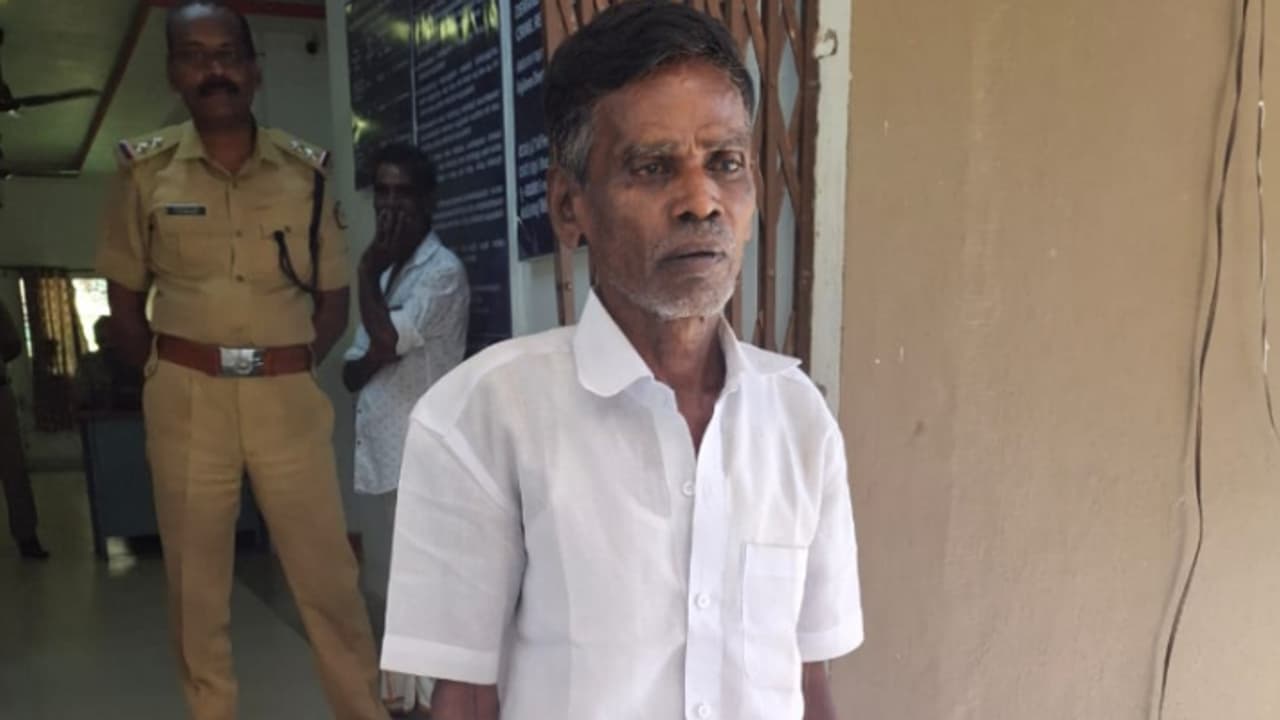 നോട്ട് ഇരട്ടിപ്പിക്കാമെന്ന പേരിൽ തട്ടിയത് ലക്ഷങ്ങൾ, കേസ് വാദിക്കാൻ സ്ഥിരം വക്കീൽ, 69കാരൻ ഒടുവിൽ പിടിയിൽ