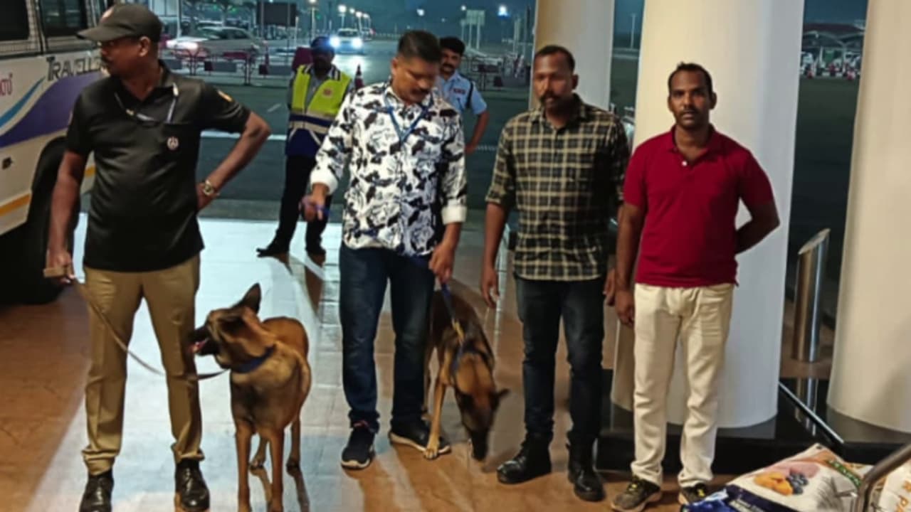 നാഗർകുർണൂൽ ടണൽ രക്ഷാ പ്രവർത്തനത്തിന് കേരള പൊലീസിന്റെ കഡാവർ ഡോഗുകളും നാഗർകുർണൂൽ ടണൽ രക്ഷാ പ്രവർത്തനത്തിന് കേരള പൊലീസിന്റെ കഡാവർ ഡോഗുകളും