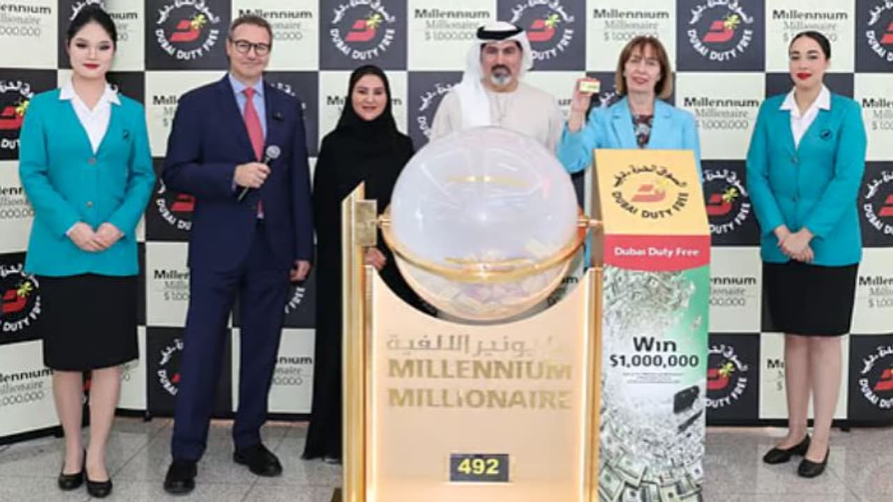 അടിച്ചു മോനേ, ഓൺലൈനായി വാങ്ങിയ ടിക്കറ്റിലൂടെ 8 വർഷത്തെ ശ്രമം ഫലം കണ്ടു, മലയാളിക്ക് ദുബൈയിൽ വമ്പൻ ഭാഗ്യം 