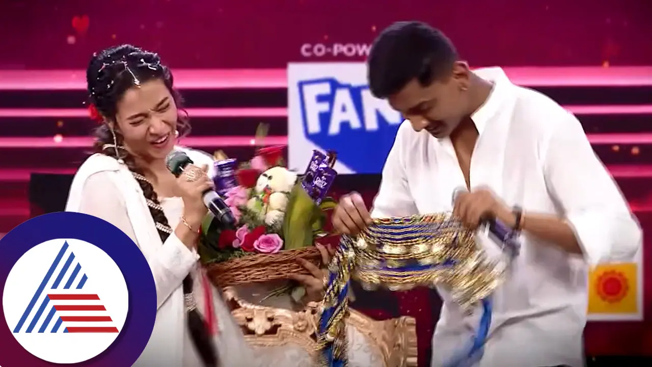 ಜೀವನದಲ್ಲಿ ಮೊದಲ ಬಾರಿ ಬುಲೆಟ್ ರಕ್ಷಕ್ ರೊಮಾನ್ಸ್: ವೇದಿಕೆ ಮೇಲೆ ನಾಚಿ ನೀರಾದ 'ಕನ್ನಡತಿ' ರಮೋಲಾ! ಜೀವನದಲ್ಲಿ ಮೊದಲ ಬಾರಿ ಬುಲೆಟ್ ರಕ್ಷಕ್ ರೊಮಾನ್ಸ್: ವೇದಿಕೆ ಮೇಲೆ ನಾಚಿ ನೀರಾದ 'ಕನ್ನಡತಿ' ರಮೋಲಾ!