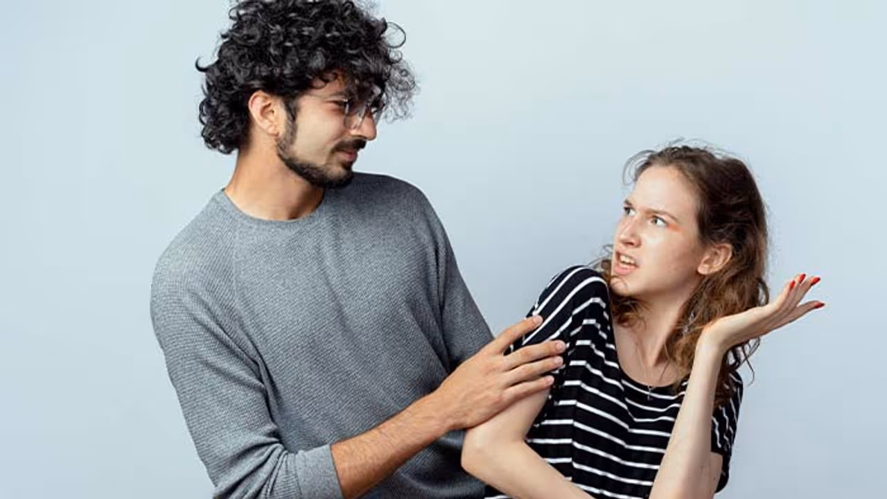 Floodlighting in Dating: Dark side of relationship turning love into drama Floodlighting in Dating: Dark side of relationship turning love into drama