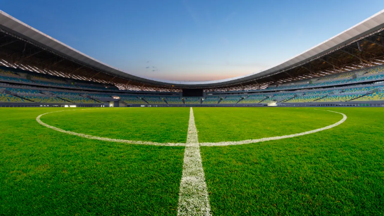 യുഎഇയിൽ സ്പോർട്സ് സ്റ്റേഡിയത്തിൽ ഫ്ലയർ ഉപയോഗിച്ച രണ്ട് ആരാധകരെ കയ്യോടെ പൊക്കി ദുബൈ പോലീസ് യുഎഇയിൽ സ്പോർട്സ് സ്റ്റേഡിയത്തിൽ ഫ്ലയർ ഉപയോഗിച്ച രണ്ട് ആരാധകരെ കയ്യോടെ പൊക്കി ദുബൈ പോലീസ്