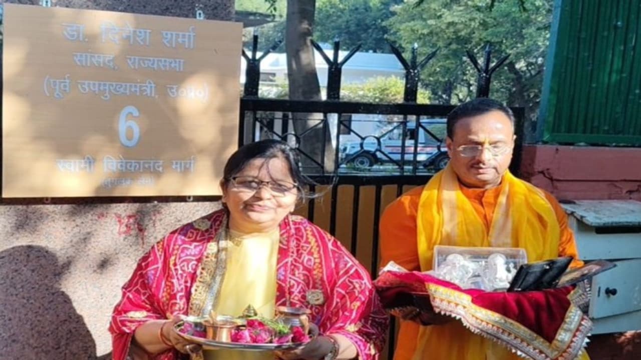 Tughlaq Lane or Vivekananda Marg? BJP leaders change nameplates of houses, stir debate (WATCH)