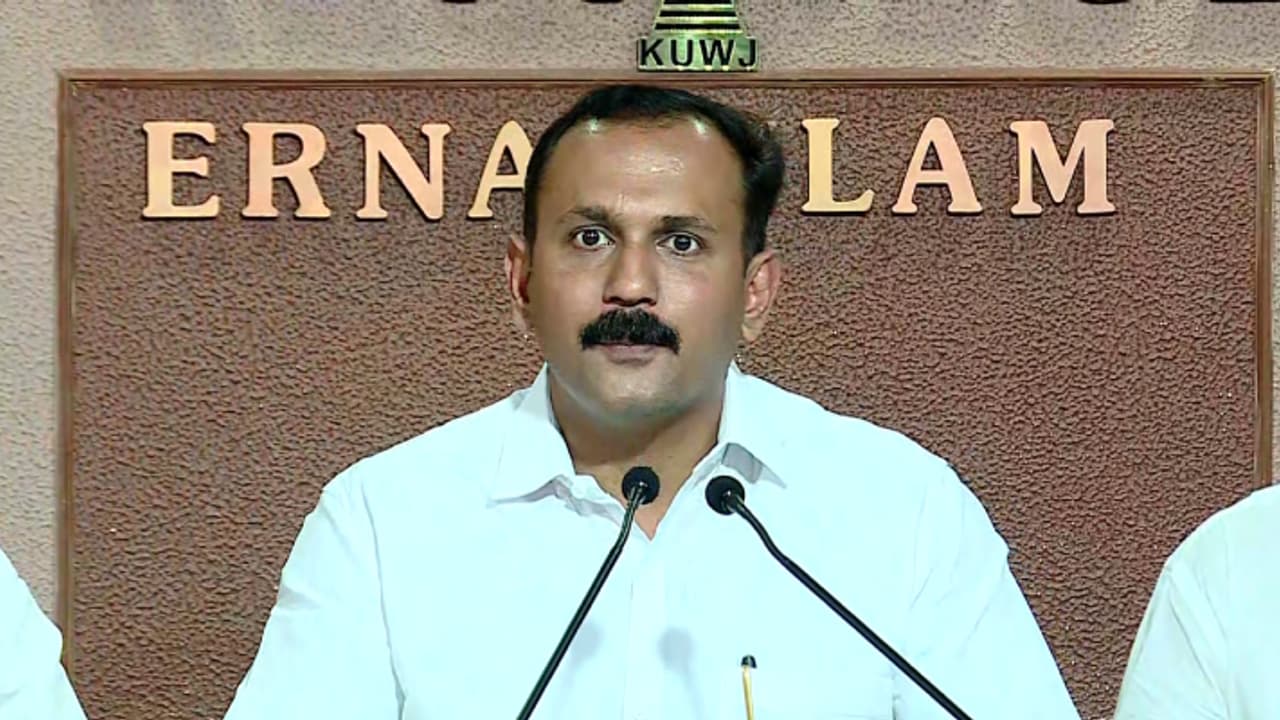 സിഎംആർഎല്ലിനെതിരായ ആരോപണങ്ങൾ നീക്കം ചെയ്യണമെന്ന് കോടതി; ഉത്തരവിനെക്കുറിച്ച് അറിയില്ലെന്ന് ഷോൺ ജോര്ജ് സിഎംആർഎല്ലിനെതിരായ ആരോപണങ്ങൾ നീക്കം ചെയ്യണമെന്ന് കോടതി; ഉത്തരവിനെക്കുറിച്ച് അറിയില്ലെന്ന് ഷോൺ ജോര്ജ്