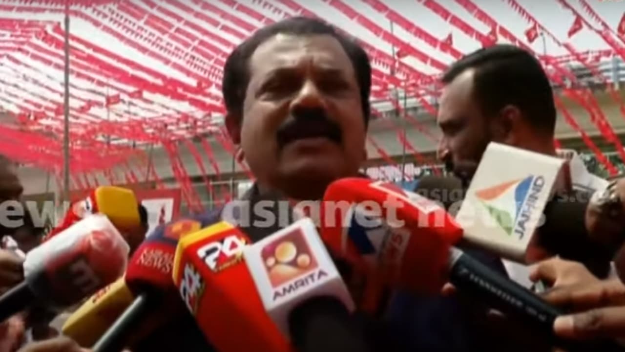  'കൊല്ലത്ത് നിന്ന് അങ്ങോട്ടോ ഇങ്ങോട്ടോ മാറുമ്പോ നല്‍കുന്ന സ്നേഹം...'; ഒടുവിൽ സമ്മേളനത്തിന് മുകേഷ് എംഎൽഎ എത്തി