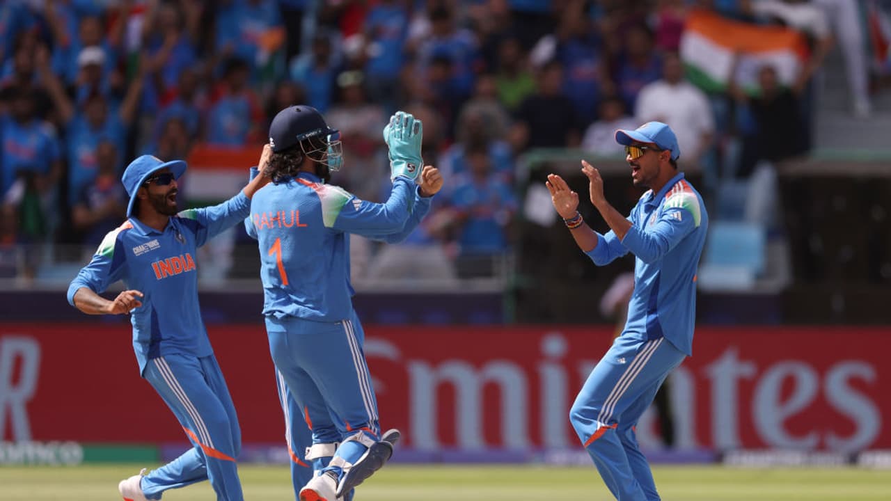 കോലിയോ രചിൻ രവീന്ദ്രയോ അല്ല, ചാമ്പ്യൻസ് ട്രോഫി ഫൈനലിലെ താരമാകുക ആ രണ്ട് പേരിലൊരാൾ; തുറന്നു പറഞ്ഞ് രവി ശാസ്ത്രി