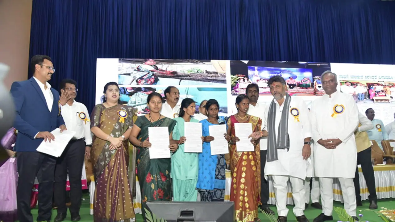 ಅಂತರಾಷ್ಟ್ರೀಯ ಮಹಿಳಾ‌ ದಿನಾಚರಣೆ: ಮಹಿಳೆಯರಿಗೆ ಶೇ.33 ಮೀಸಲು ಶತಸಿದ್ಧ ಎಂದ ಡಿಕೆಶಿ