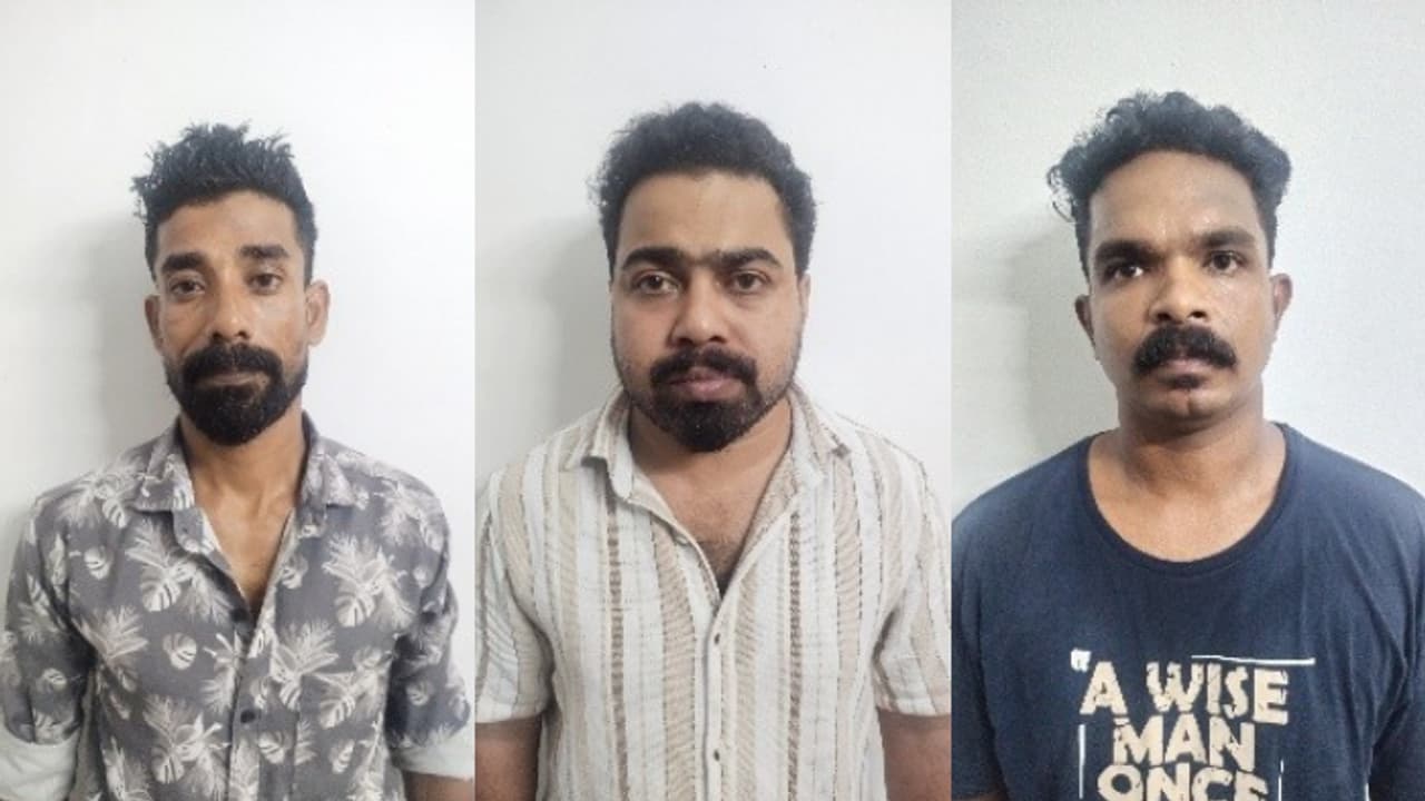 മയക്കുമരുന്ന് കൈമാറ്റം നടക്കുന്നതായി രഹസ്യ വിവരം; പരിശോധനയില് യുവാക്കള് പിടിയില് മയക്കുമരുന്ന് കൈമാറ്റം നടക്കുന്നതായി രഹസ്യ വിവരം; പരിശോധനയില് യുവാക്കള് പിടിയില്