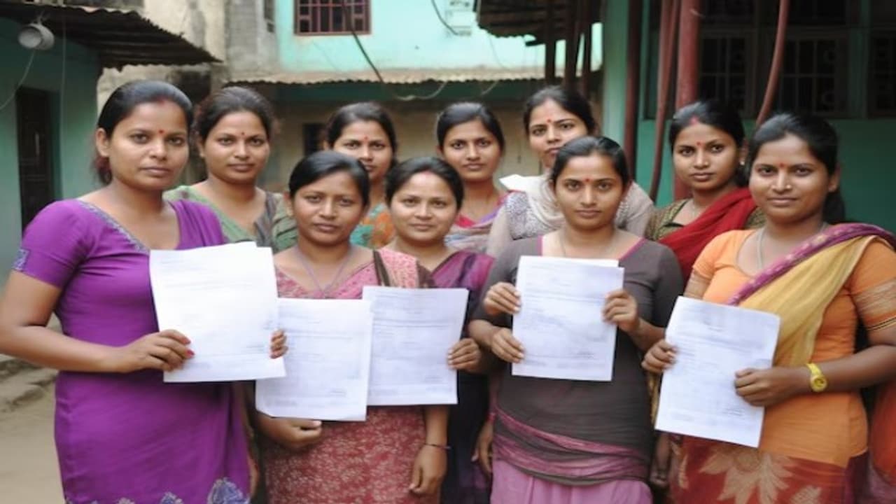 Mahila Samriddhi Yojana: अगर पति की सैलरी ₹3 लाख है, तो क्या पत्नी को मिलेंगे ₹2500 हर महीने? जानें सच! Mahila Samriddhi Yojana: अगर पति की सैलरी ₹3 लाख है, तो क्या पत्नी को मिलेंगे ₹2500 हर महीने? जानें सच!