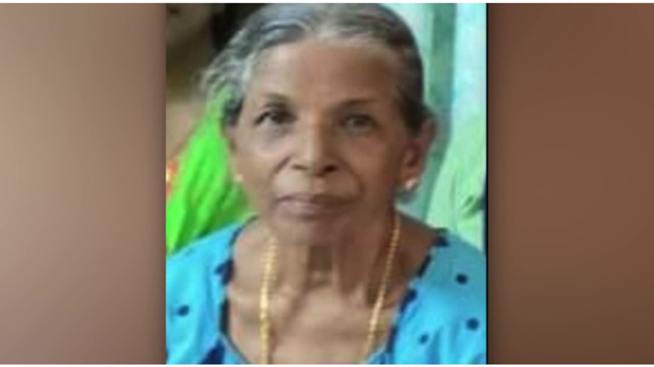 ബസ്സിൽ നിന്നും ഇറങ്ങി മുന്നോട്ട് നടന്നു; അതേ ബസ് ശരീരത്തിലൂടെ കയറി വയോധികയ്ക്ക് ദാരുണാന്ത്യം, സംഭവം കോട്ടയത്ത് ബസ്സിൽ നിന്നും ഇറങ്ങി മുന്നോട്ട് നടന്നു; അതേ ബസ് ശരീരത്തിലൂടെ കയറി വയോധികയ്ക്ക് ദാരുണാന്ത്യം, സംഭവം കോട്ടയത്ത്