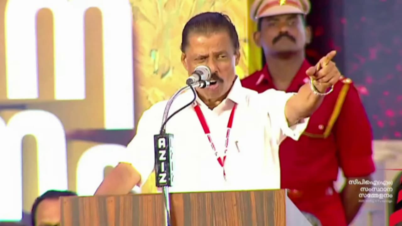 'കേരളത്തിന്റെ വികസനത്തെ കുറിച്ച് തരൂർ പറഞ്ഞതാണ് ശരി': എൽഡിഎഫ് മൂന്നാമതും അധികാരത്തിലെത്തുമെന്ന് എംവി ഗോവിന്ദൻ 'കേരളത്തിന്റെ വികസനത്തെ കുറിച്ച് തരൂർ പറഞ്ഞതാണ് ശരി': എൽഡിഎഫ് മൂന്നാമതും അധികാരത്തിലെത്തുമെന്ന് എംവി ഗോവിന്ദൻ