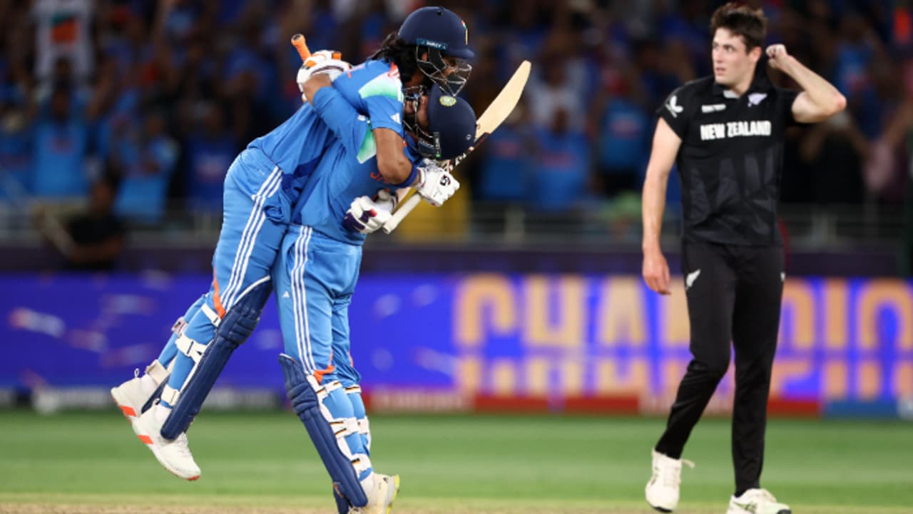 രോഹിത് നയിച്ചു, ചാംപ്യന്സ് ട്രോഫിയില് വീണ്ടും ഇന്ത്യയുടെ കയ്യൊപ്പ്! കിവീസിനെ തകര്ത്തത് നാല് വിക്കറ്റിന് രോഹിത് നയിച്ചു, ചാംപ്യന്സ് ട്രോഫിയില് വീണ്ടും ഇന്ത്യയുടെ കയ്യൊപ്പ്! കിവീസിനെ തകര്ത്തത് നാല് വിക്കറ്റിന്