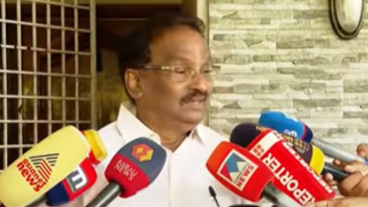 പത്മകുമാറിന് മറുപടിയുമായി എകെ ബാലൻ; കമ്മ്യൂണിസ്റ്റുകാര്‍ പടിയിറങ്ങില്ല, കേഡർമാരെ നോക്കി പ്രാമുഖ്യം നൽകുന്നു 