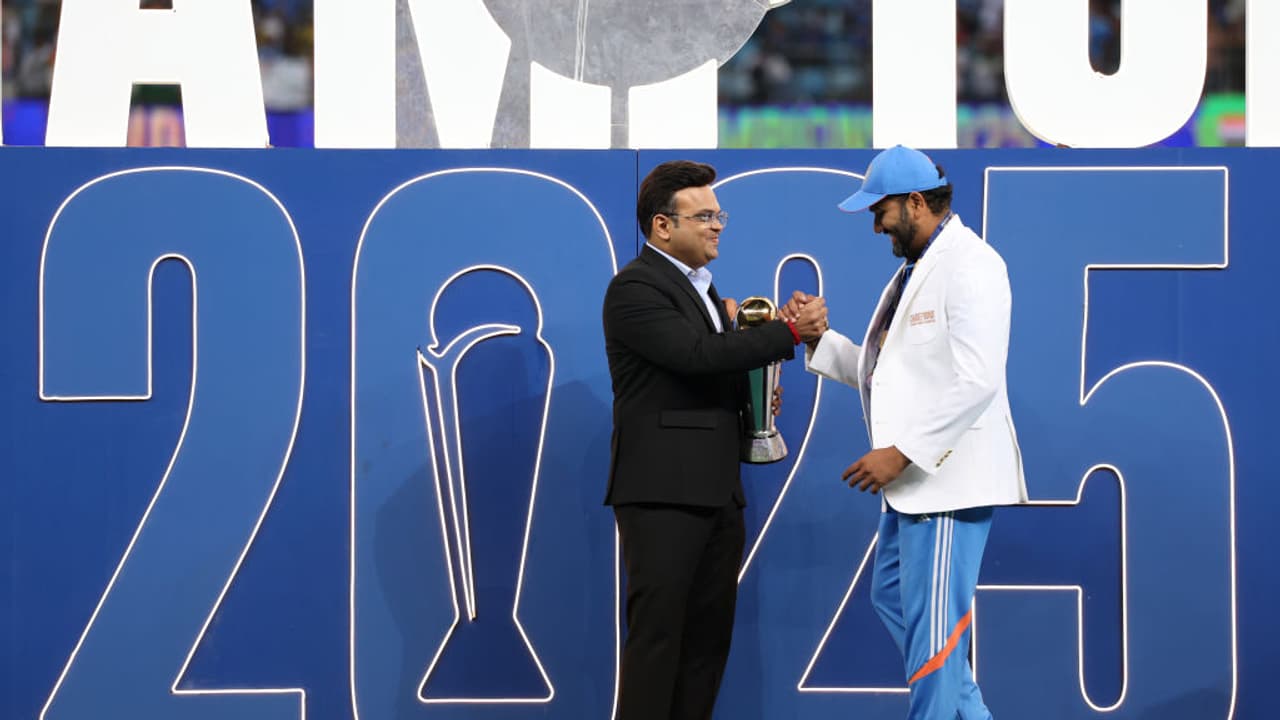 ചാമ്പ്യൻസ് ട്രോഫി സമ്മാനദാനച്ചടങ്ങില് നിന്നും പാക് പ്രതിനിധികളെ ഒഴിവാക്കി, വിവാദം ചാമ്പ്യൻസ് ട്രോഫി സമ്മാനദാനച്ചടങ്ങില് നിന്നും പാക് പ്രതിനിധികളെ ഒഴിവാക്കി, വിവാദം