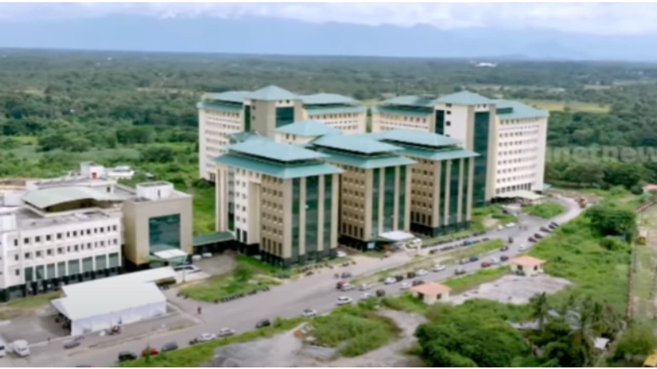 പുറമെ മൾട്ടി സ്പെഷ്യാലിറ്റി ആശുപത്രി, പക്ഷേ പതിറ്റാണ്ട് കഴിഞ്ഞിട്ടും പൂർണ സജ്ജമാകാതെ പാലക്കാട് മെഡിക്കൽ കോളജ്