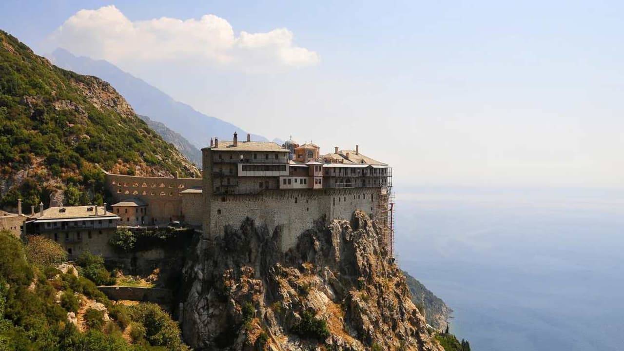 பல கோடிகளை கொட்டினாலும் பெண்கள் இந்த '4' இடங்களுக்கு செல்ல முடியாது! ஏன்? பல கோடிகளை கொட்டினாலும் பெண்கள் இந்த '4' இடங்களுக்கு செல்ல முடியாது! ஏன்?