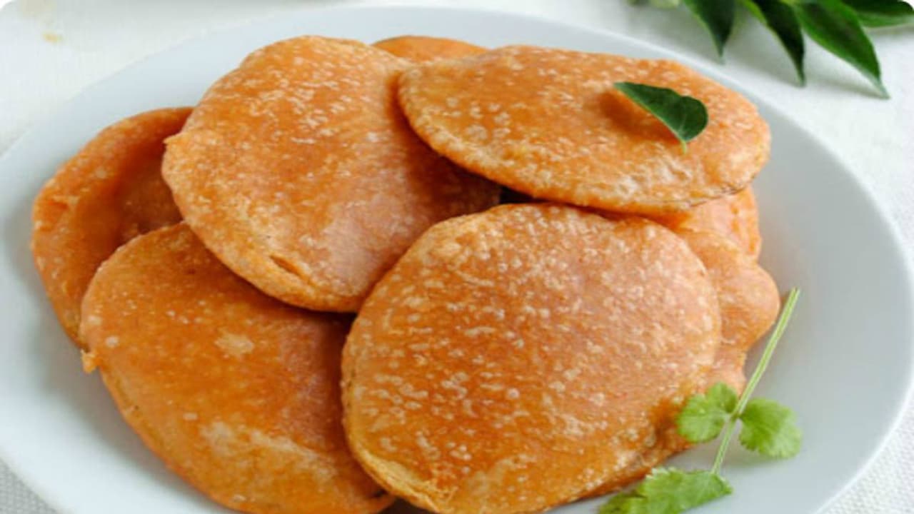 நாக்கில் எச்சில் ஊற வைக்கும் கோவை ஸ்டைல் ஸ்பெஷல் தக்காளி பஜ்ஜி