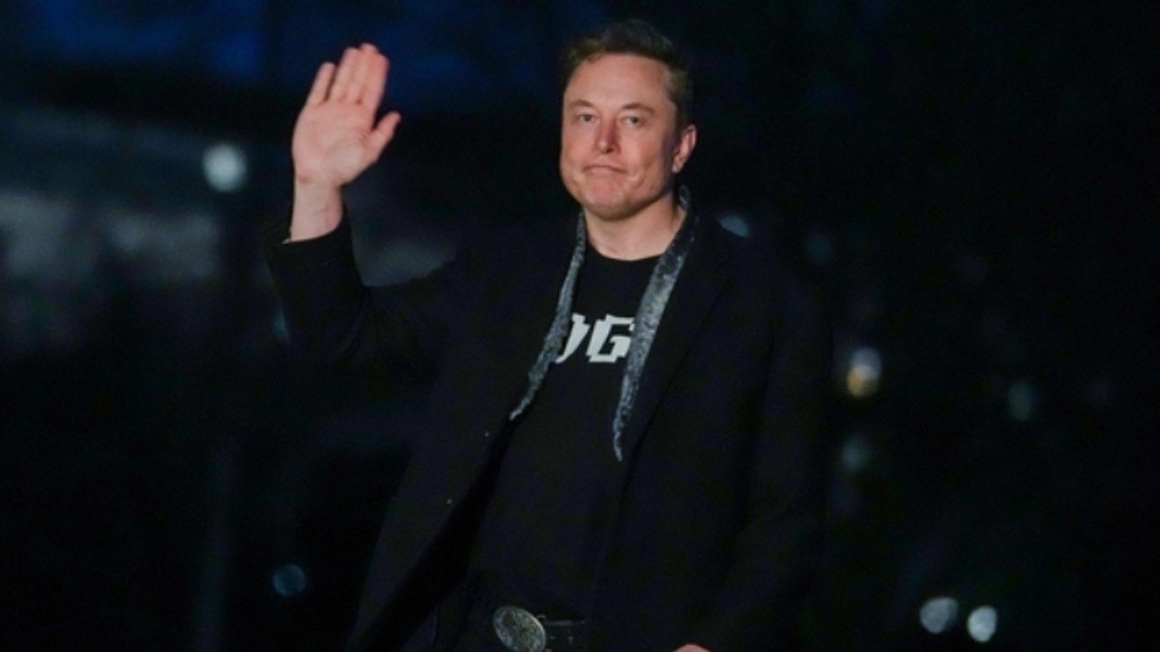 1. एलन मस्क (Elon Musk) 1. एलन मस्क (Elon Musk)