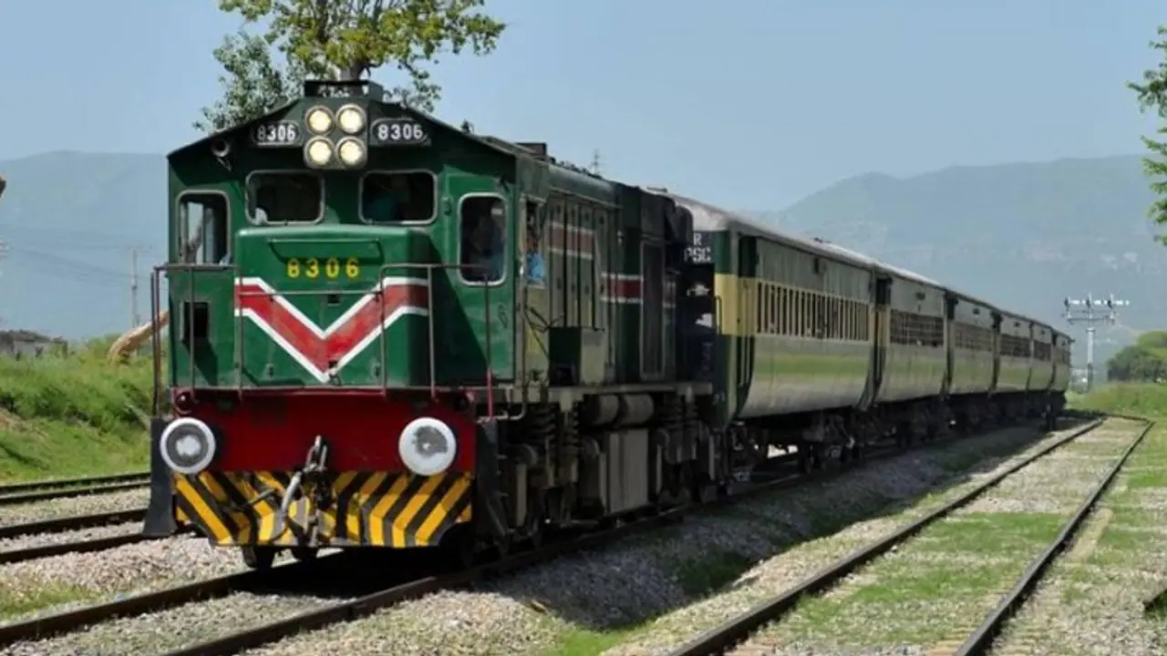 Baloch militant group claims control of Pakistan passenger train, Jaffar Express, over 400 held hostage