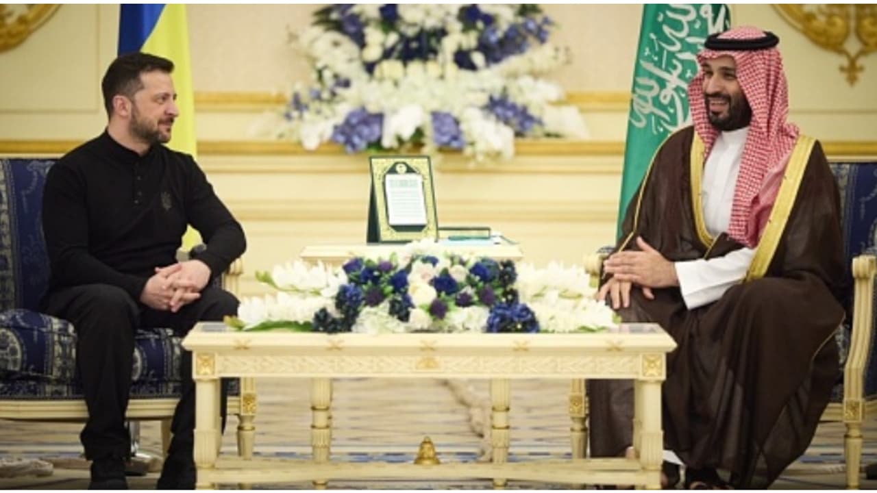 എല്ലാ കണ്ണുകളും സൗദിയിൽ! ട്രംപിൻ്റെ മനസ് അലിയുമോ? അമേരിക്ക യുക്രൈൻ നിർണായക ചർച്ചകൾ തുടങ്ങി എല്ലാ കണ്ണുകളും സൗദിയിൽ! ട്രംപിൻ്റെ മനസ് അലിയുമോ? അമേരിക്ക യുക്രൈൻ നിർണായക ചർച്ചകൾ തുടങ്ങി