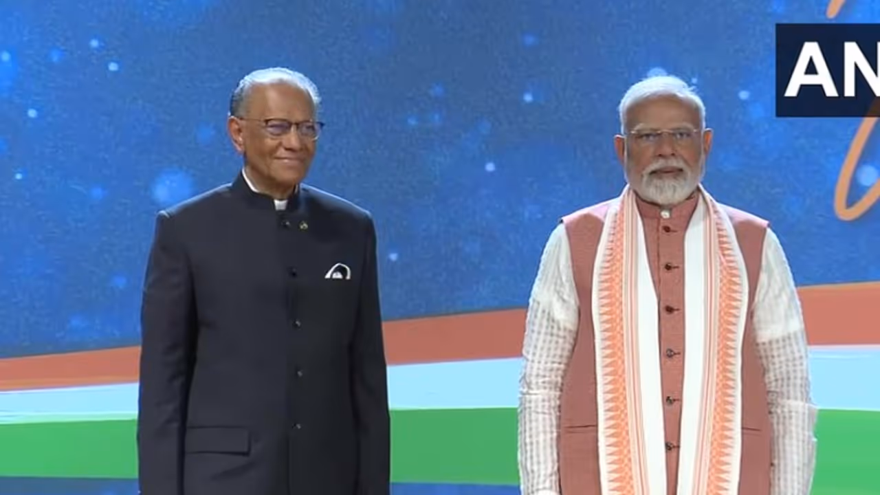 Mauritius bestows PM Modi with highest honor, first Indian to receive it (WATCH)
