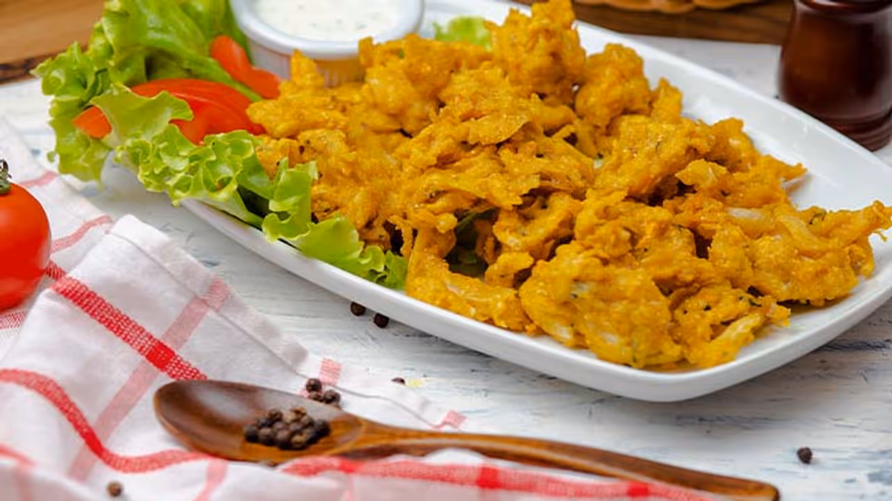 How to make Kanda Bhajji at home? Complete guide to ingredients, recipe, health benefits and more