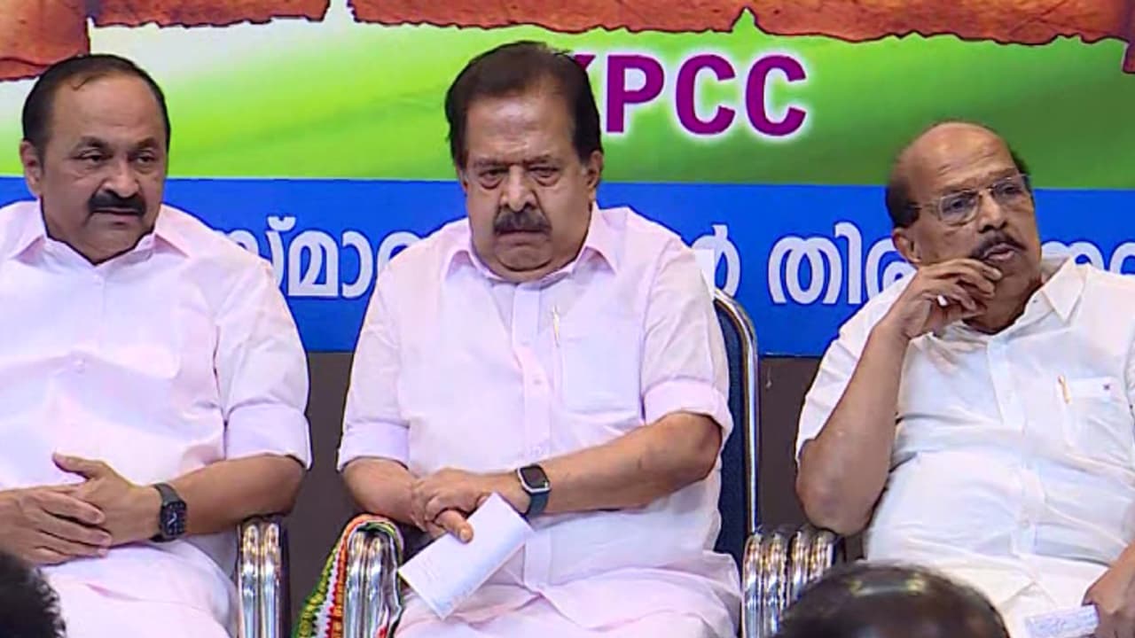 'കേരളത്തിൽ അക്രമം ഓരോ ദിവസവും ശക്തിപ്പെടുന്നു': കെപിസിസി പരിപാടിയിൽ ജി സുധാകരൻ്റെ വിമർശനം 'കേരളത്തിൽ അക്രമം ഓരോ ദിവസവും ശക്തിപ്പെടുന്നു': കെപിസിസി പരിപാടിയിൽ ജി സുധാകരൻ്റെ വിമർശനം