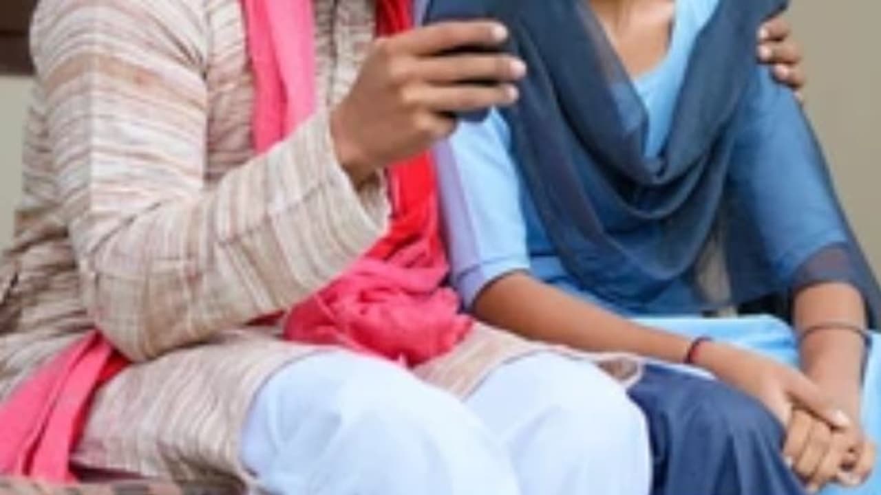 ಕೋಲಾರದಲ್ಲಿ ಅನಾಗರಿಕ ಕೃತ್ಯ; ಮದುವೆ ವಯಸ್ಸಿಗೆ ಬಂದ ಮಗಳನ್ನೇ ಗರ್ಭಿಣಿ ಮಾಡಿದ ಅಪ್ಪ! ಕೋಲಾರದಲ್ಲಿ ಅನಾಗರಿಕ ಕೃತ್ಯ; ಮದುವೆ ವಯಸ್ಸಿಗೆ ಬಂದ ಮಗಳನ್ನೇ ಗರ್ಭಿಣಿ ಮಾಡಿದ ಅಪ್ಪ!