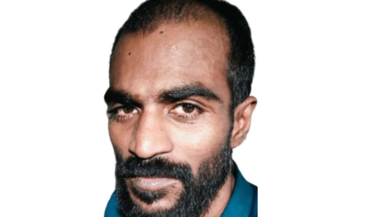 ബെംഗളൂരു എറണാകുളം കെഎസ്ആർടിസി, പൊലീസിനെ കണ്ട് യാത്രക്കാരന് ദേഹാസ്വാസ്ഥ്യം, പരിശോധനയിൽ മലദ്വാരത്തിൽ എംഡിഎംഎ ബെംഗളൂരു എറണാകുളം കെഎസ്ആർടിസി, പൊലീസിനെ കണ്ട് യാത്രക്കാരന് ദേഹാസ്വാസ്ഥ്യം, പരിശോധനയിൽ മലദ്വാരത്തിൽ എംഡിഎംഎ