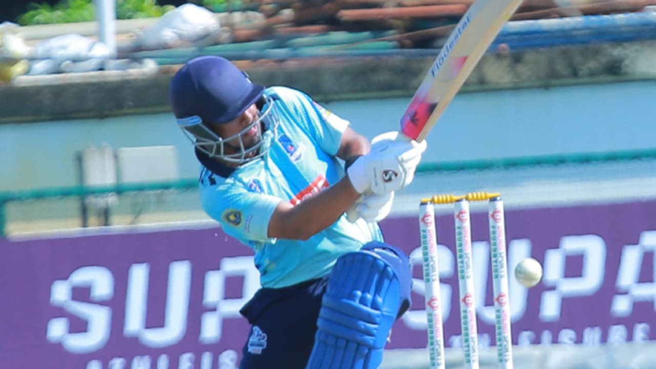 കെസിഎ പ്രസിഡ്ന്റ്സ് ട്രോഫി: വിജയവഴിയില് തിരിച്ചെത്തി റോയൽസും ലയൺസും കെസിഎ പ്രസിഡ്ന്റ്സ് ട്രോഫി: വിജയവഴിയില് തിരിച്ചെത്തി റോയൽസും ലയൺസും