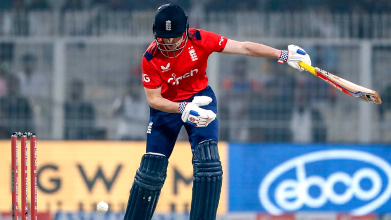 ഐപിഎല്ലില് കളിക്കുന്നതില് നിന്ന് ഇംഗ്ലണ്ട് യുവസൂപ്പര് താരത്തെ 2 വര്ഷത്തേക്ക് വിലക്കി ബിസിസിഐ ഐപിഎല്ലില് കളിക്കുന്നതില് നിന്ന് ഇംഗ്ലണ്ട് യുവസൂപ്പര് താരത്തെ 2 വര്ഷത്തേക്ക് വിലക്കി ബിസിസിഐ